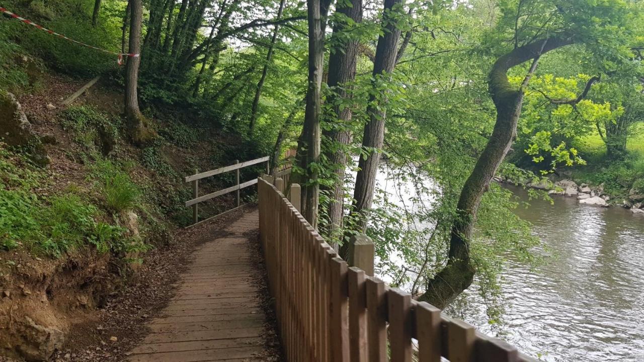 de bosdriehoek II Durbuy Buitenkant foto